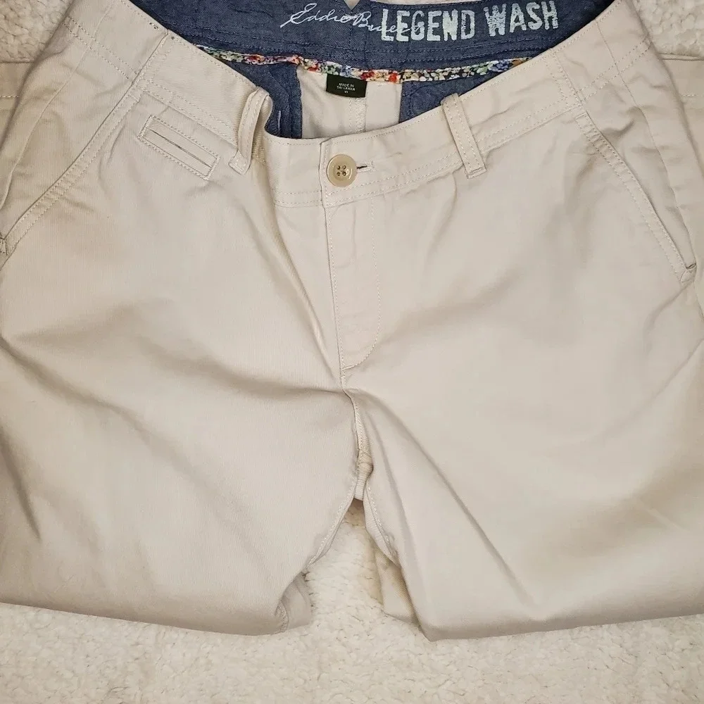 85. EUC ~ Eddie Bauer ~ Legend Wash ~ Flat Front w/pockets ~ Cream Capris ~ 10